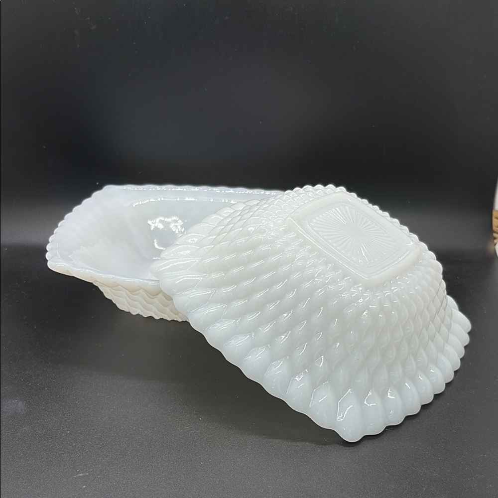 Anchor Hocking White Milk Glass Accent Piece